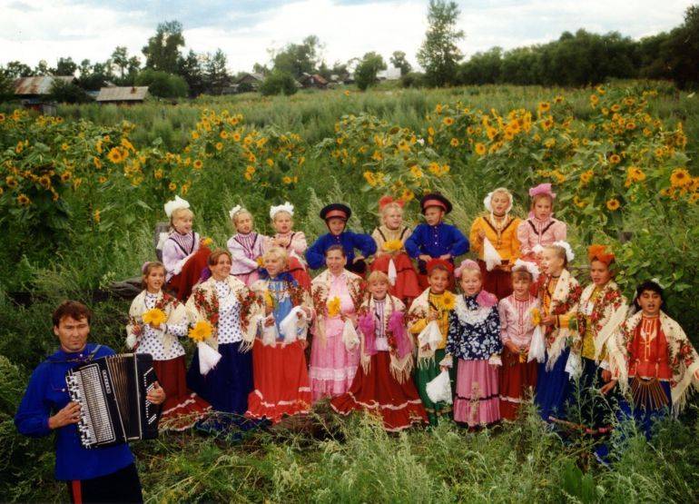 ансамбль лазоревые цветы 2003г