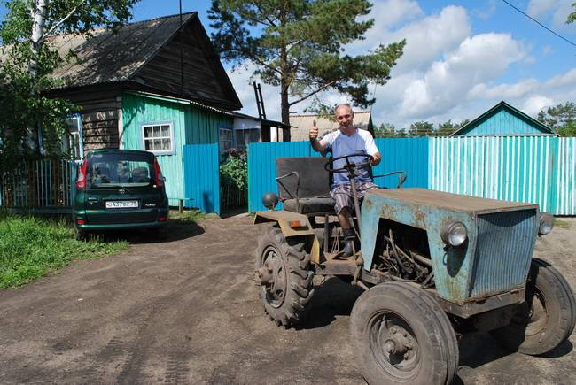 Грабор А.К. на своём тракторе