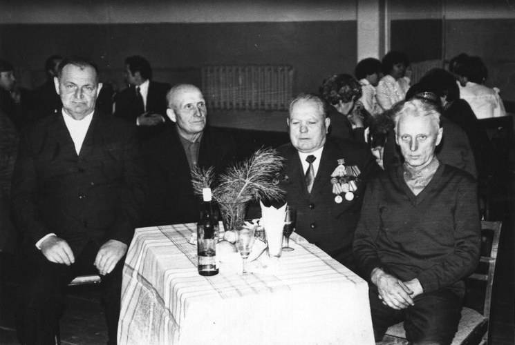 Встреча с ветеранами.(слева-направо) Грабор К.Г., Евтушенко Д.С., Вихляев, Мигаль В