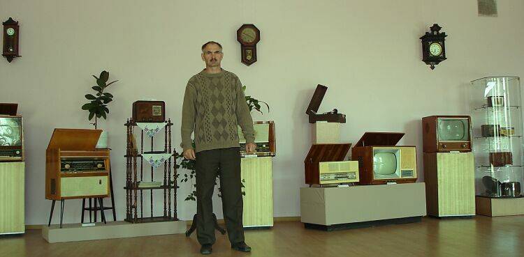 Грабор А.К На выставке бытовой радиотехнике в Амурском краеведческом музее